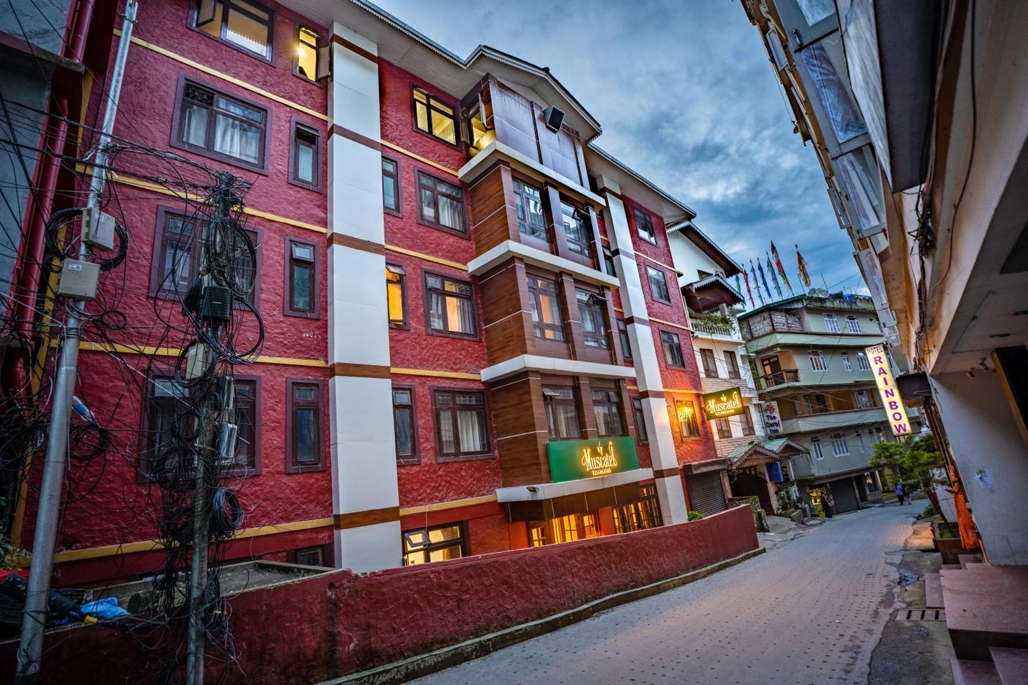 Muscatel Central Hotel - Dzeemkhang Gangtok Exteriör bild